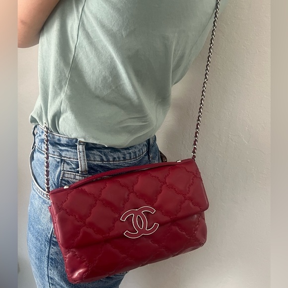 Chanel Stitches Diamonds Flap Bag - Picture 4 of 14